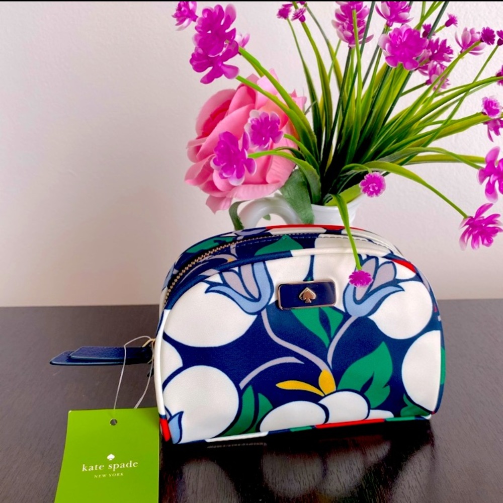 NWT, kate spade small dome floral cosmetic bag, Dawn Breezy Floral